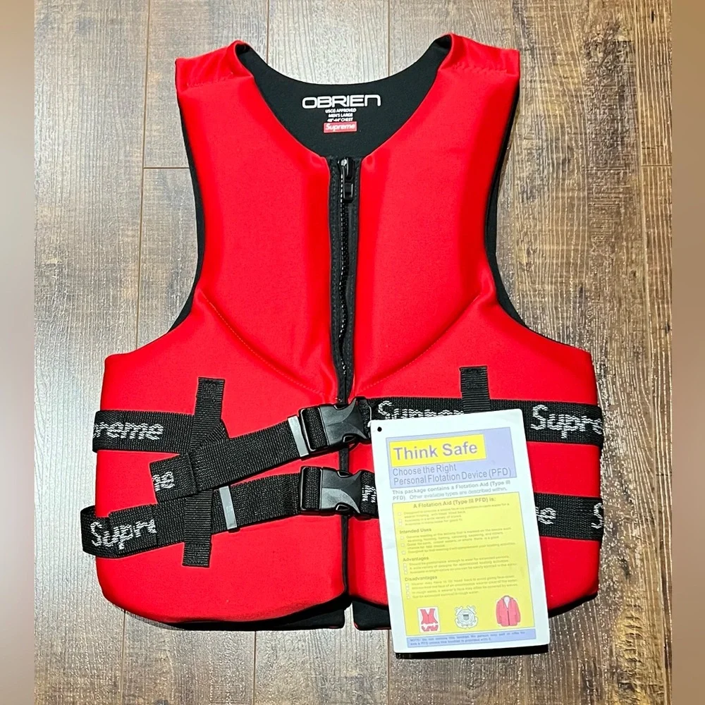 Supreme Red Performance Jacket - Picture 2 of 4